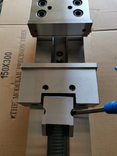 GT Precision Modular Vise with Thread Hole Jaws for Aluminum Soft Jaw Installation