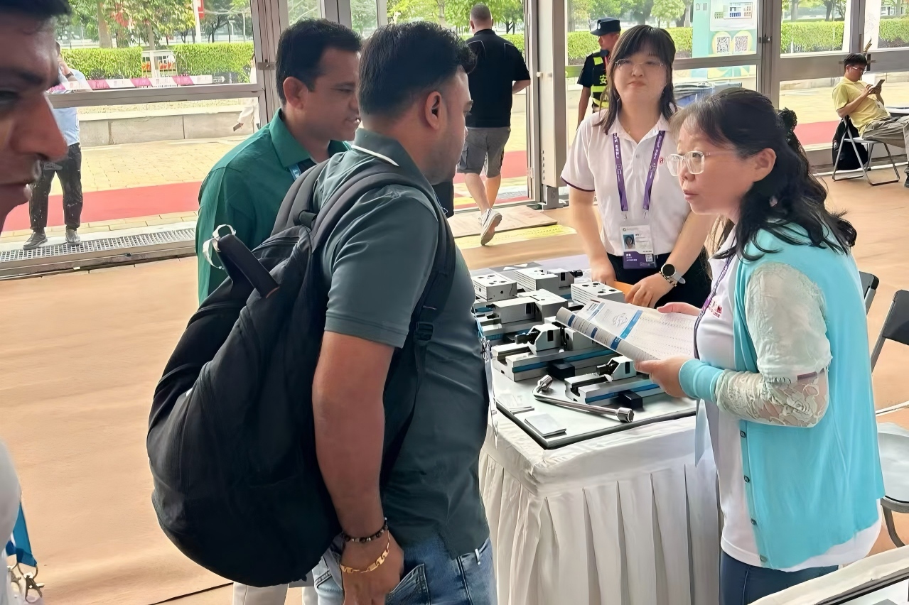 Precision Vises, Tool Holders & Collets Manufacturer