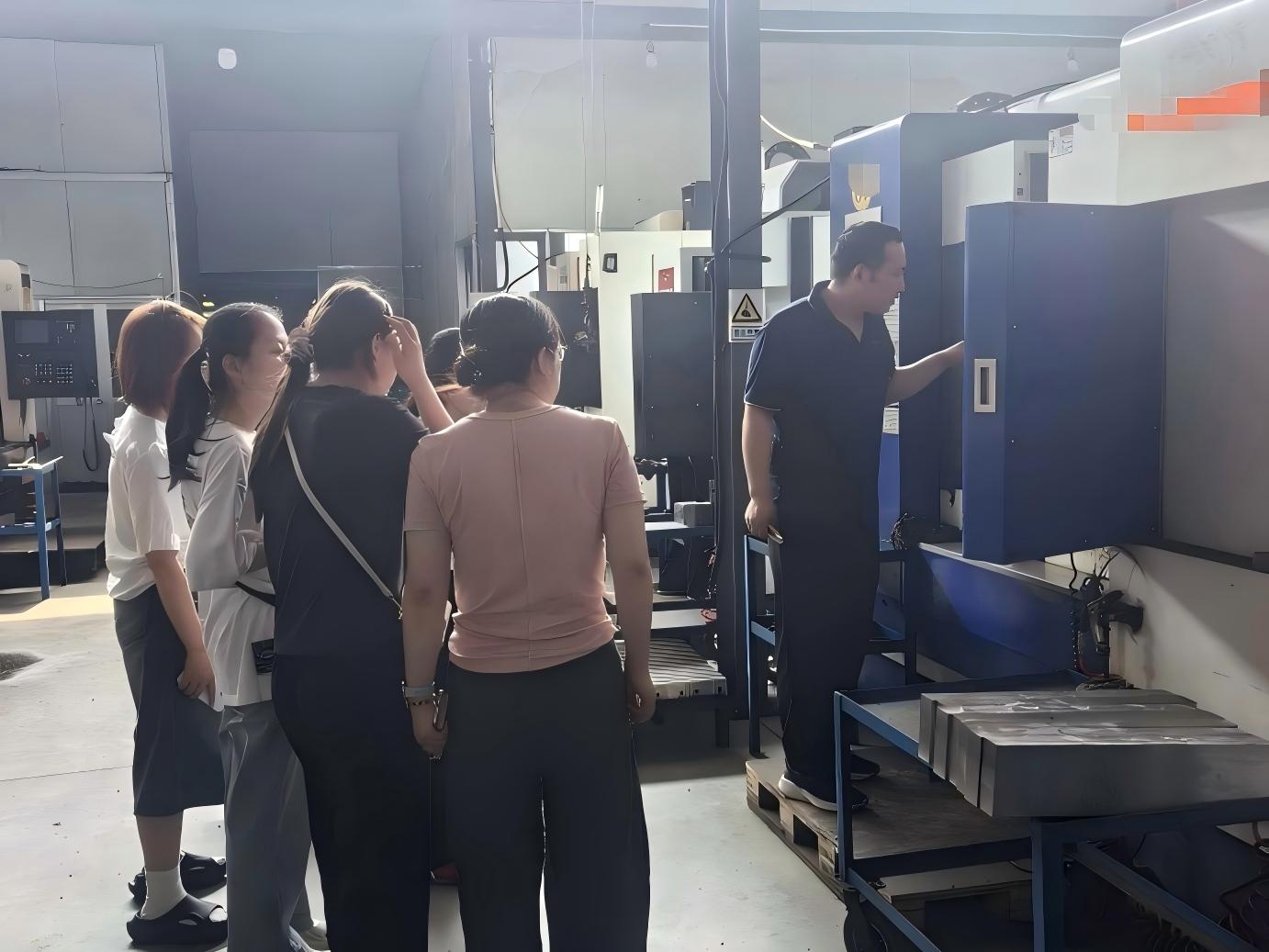 Zhenghao Machinery Foreign Trade Team Returns to Factory Floor for In-Depth Product & Production Training
