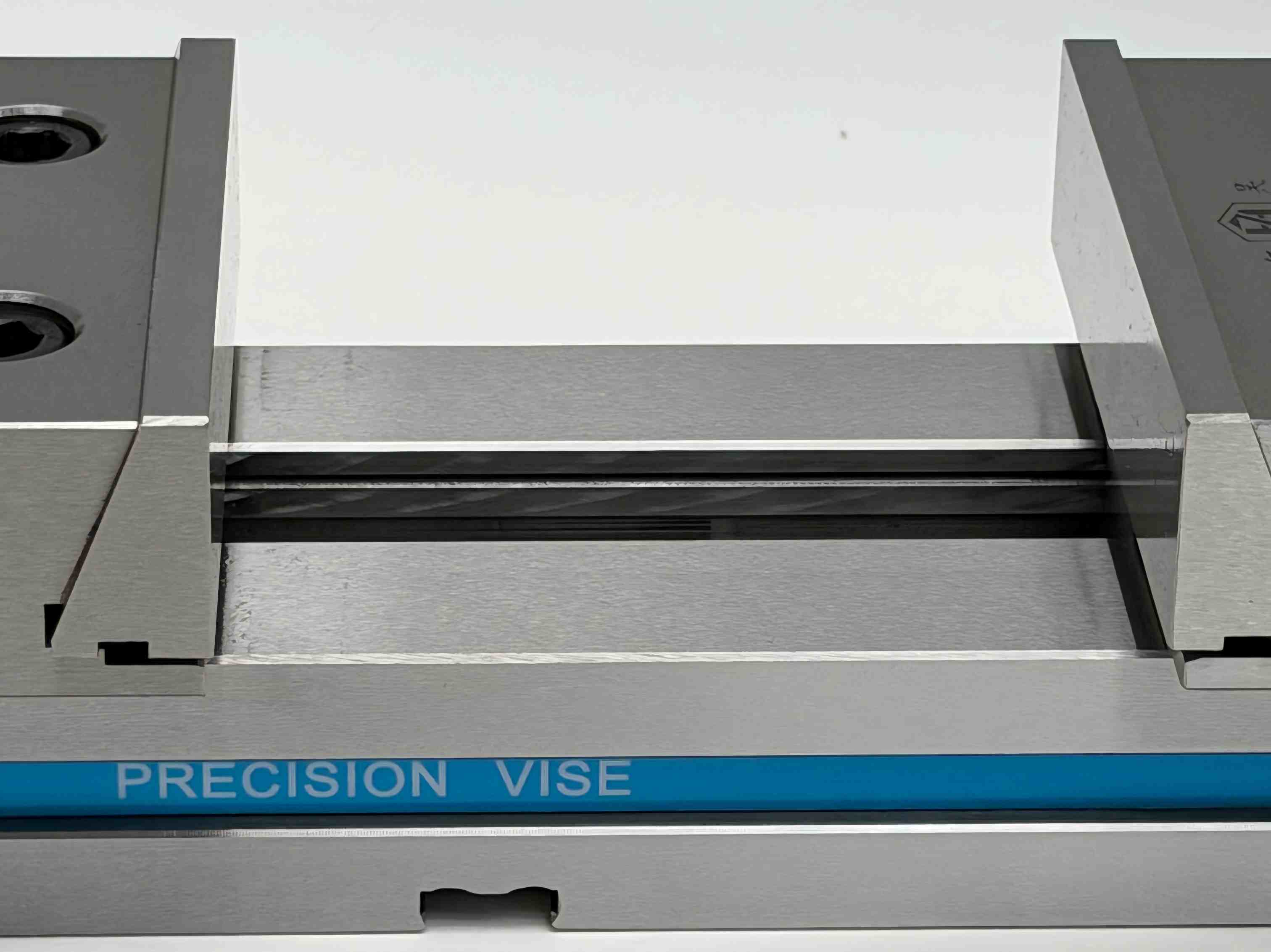 CNC Vise Accuracy Guide | Parallelism, Squareness & Repeatability