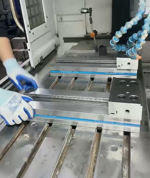 How to Set Up and Align a Precision Modular Vise on a CNC Machining Center